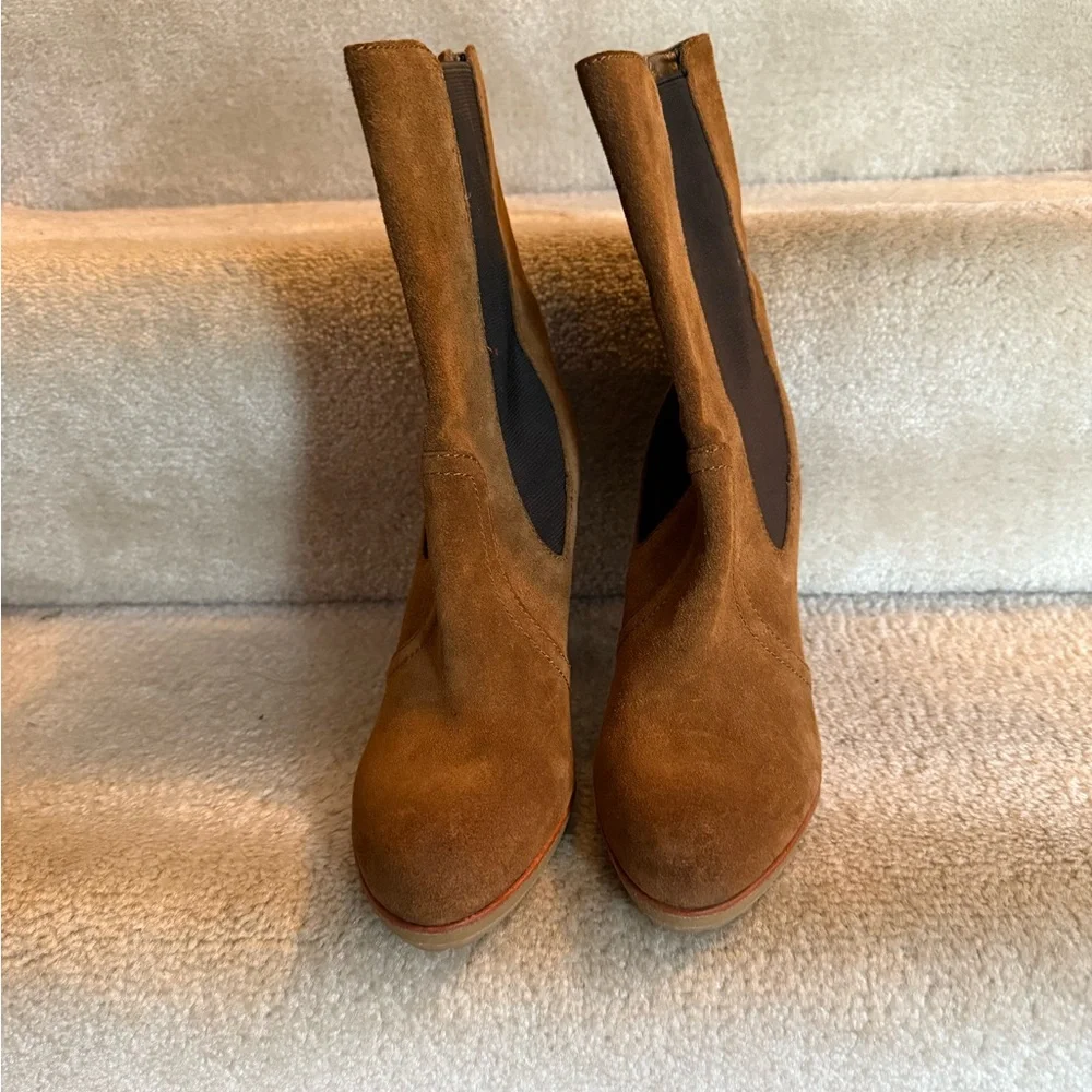 Talbots Womens Boots Ankle US 7 M Brown Suede Chelsea Pull On High Heels - Picture 7 of 9